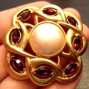 Gorgeous - Vintage Signed MONET Rhinestone & Faux Pearl Flower 2" Brooch